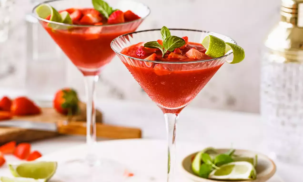 Frozen strawberry vanilla daiquiri